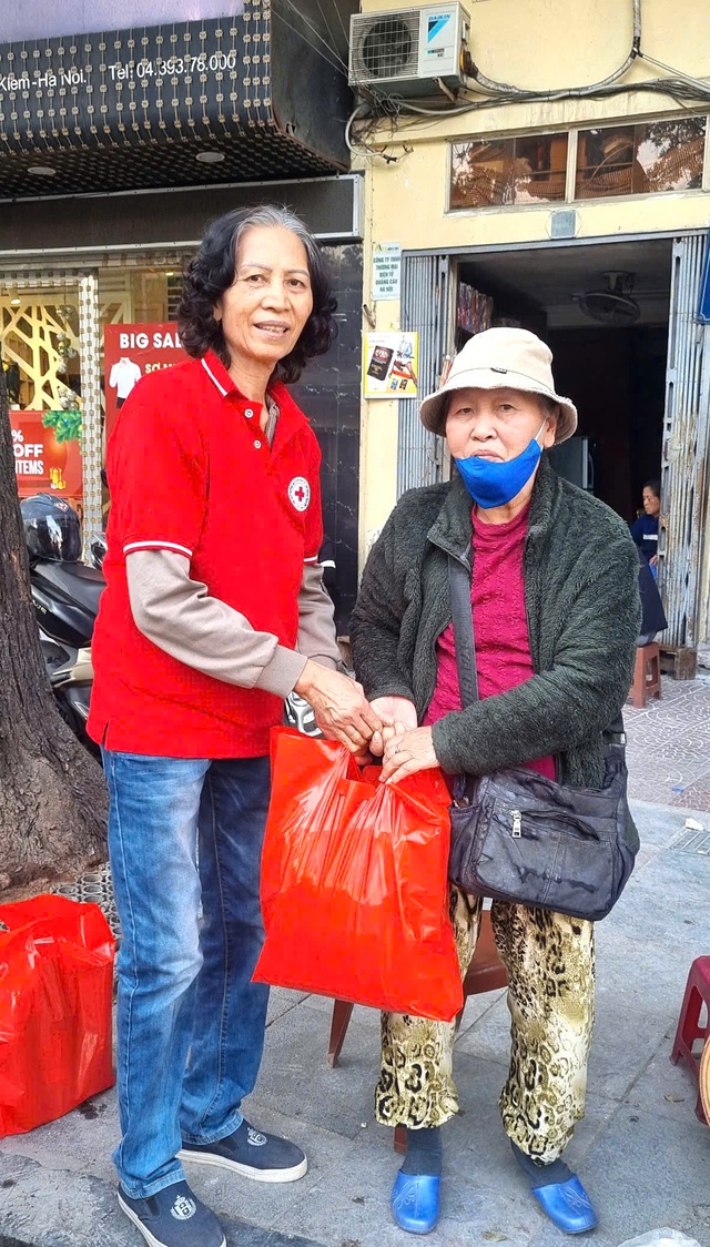 Phường Hàng Trống: Triển khai nhiều hoạt động tương thân, tương ái mỗi dịp xuân về- Ảnh 4.