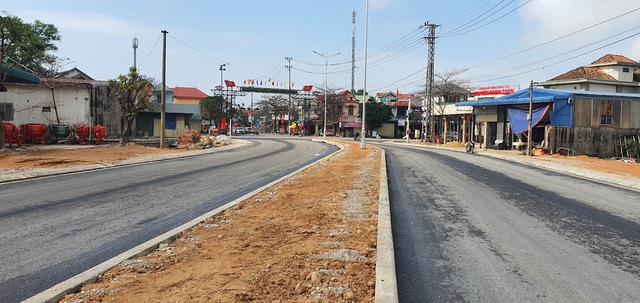 Quảng Bình: Hoàn thành trước Tết Nguyên đán tuyến đường kết nối Quốc lộ 1 đến quảng trường biển- Ảnh 1.