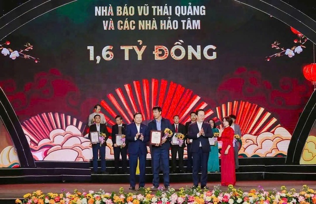 Tạp chí Doanh nghiệp và Tiếp thị: Hơn 1,6 tỷ đồng hưởng ứng chương trình “Tết vì người nghèo” tại Nghệ An.- Ảnh 8.