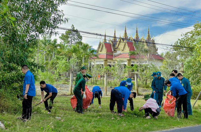 Kiên Giang: Nhiều hoạt động ý nghĩa trong chương trình “Xuân Biên phòng ấm lòng dân bản” năm 2025- Ảnh 4.