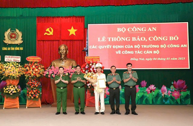 Đồng Nai có tân Giám đốc Công an tỉnh - Ảnh 3. Đồng Nai có tân Giám đốc Công an tỉnh - Ảnh 3.