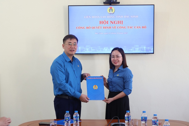 Liên đoàn Lao động tỉnh Bắc Ninh công bố quyết định về công tác cán bộ tại xã Tân Dĩnh- Ảnh 2.