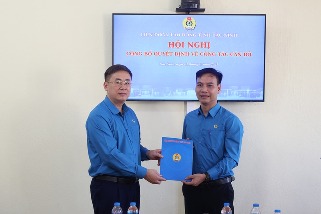 Liên đoàn Lao động tỉnh Bắc Ninh công bố quyết định về công tác cán bộ tại xã Tân Dĩnh- Ảnh 1.