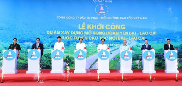 Khởi công Dự án mở rộng tuyến cao tốc Yên Bái - Lào Cai- Ảnh 1.