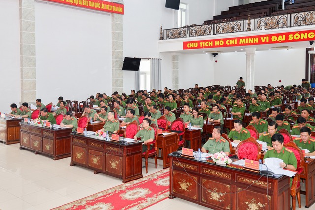 Công an TP Cần Thơ giữ vững an ninh, thúc đẩy phát triển kinh tế - xã hội- Ảnh 2. Công an TP Cần Thơ giữ vững an ninh, thúc đẩy phát triển kinh tế - xã hội- Ảnh 2.