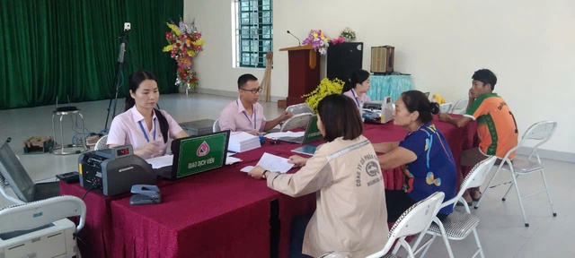 PGD NHCSXH Nghĩa Lộ: Khẳng định vai trò "cầu nối" đưa vốn chính sách đến người dân- Ảnh 1.
