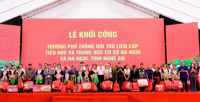 Tổng Bí thư Tô Lâm dự khởi công trường nội trú kiểu mẫu vùng biên tại Nghệ An- Ảnh 5.