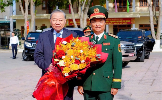 Tổng Bí thư Tô Lâm dự Lễ kỷ niệm 80 năm Ngày truyền thống Lực lượng vũ trang Quân khu 4.- Ảnh 1.