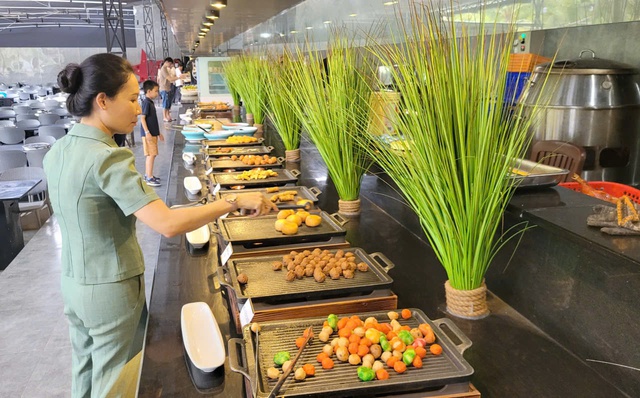 Buffet Tí Nị Cần Thơ “Hãy sử dụng dịch vụ chúng tôi theo ý của bạn”- Ảnh 2.