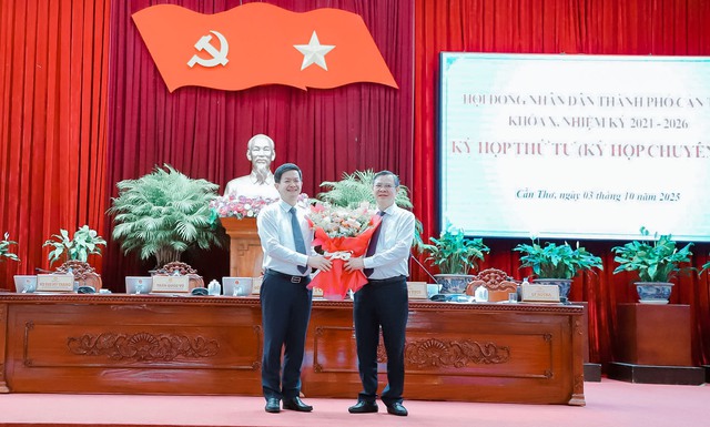 Thủ tướng Chính phủ phê chuẩn kết quả bầu Chủ tịch UBND TP Cần Thơ- Ảnh 1. Thủ tướng Chính phủ phê chuẩn kết quả bầu Chủ tịch UBND TP Cần Thơ- Ảnh 1.