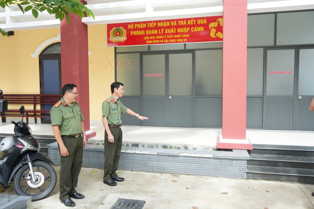 Công an TP Cần Thơ: Ra mắt Trụ sở giải quyết thủ tục cấp Phiếu lý lịch tư pháp và Giấy phép lái xe- Ảnh 3. Công an TP Cần Thơ: Ra mắt Trụ sở giải quyết thủ tục cấp Phiếu lý lịch tư pháp và Giấy phép lái xe- Ảnh 3.