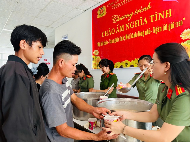 Đà Nẵng: Lan tỏa yêu thương từ những việc làm nghĩa tình của Công an xã Phú Ninh- Ảnh 1.