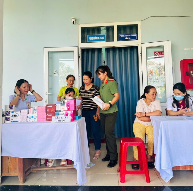 Đà Nẵng: Lan tỏa yêu thương từ những việc làm nghĩa tình của Công an xã Phú Ninh- Ảnh 2.
