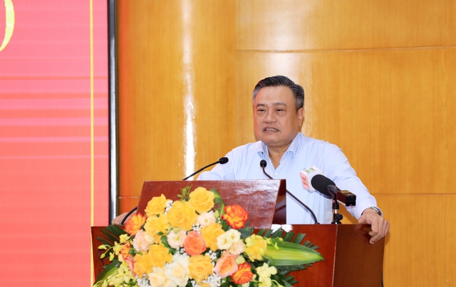 Hà Nội: Phấn đấu đạt mức tăng trưởng 8-8,5% năm 2025, tạo đà cho giai đoạn mới- Ảnh 2. Hà Nội: Phấn đấu đạt mức tăng trưởng 8-8,5% năm 2025, tạo đà cho giai đoạn mới- Ảnh 2.