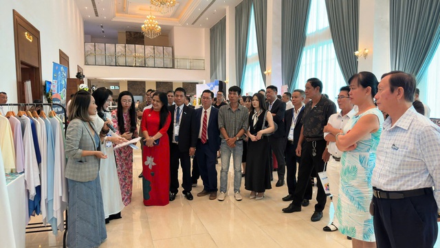 Ngày Hội Doanh nhân dệt may thời trang thành phố Hồ Chí Minh năm 2025- Ảnh 2. Ngày Hội Doanh nhân dệt may thời trang thành phố Hồ Chí Minh năm 2025- Ảnh 2.