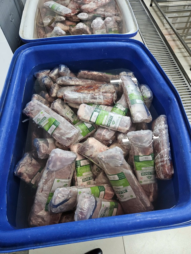 Hà Nội: Phát hiện "công nghệ" bơm tinh chất biến thịt trâu Ấn Độ thành 14 tấn bò WAGYU- Ảnh 2. Hà Nội: Phát hiện "công nghệ" bơm tinh chất biến thịt trâu Ấn Độ thành 14 tấn bò WAGYU- Ảnh 2.