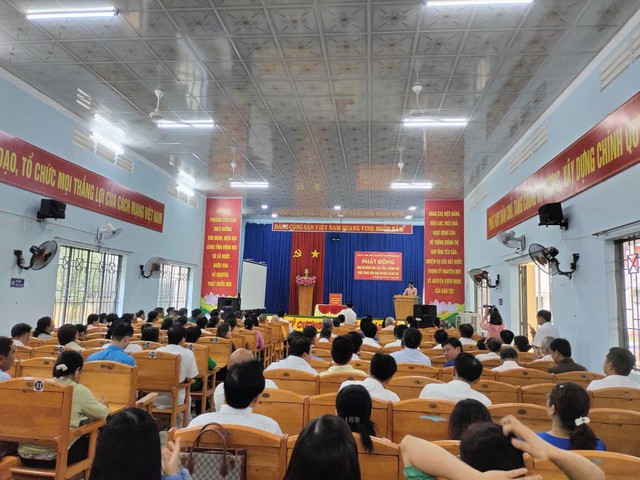 Phường Biên Hoà: Lan toả tinh thần “tương thân tương ái”, quyên góp hỗ trợ đồng bào vũng bão lũ- Ảnh 2. Phường Biên Hoà: Lan toả tinh thần “tương thân tương ái”, quyên góp hỗ trợ đồng bào vũng bão lũ- Ảnh 2.