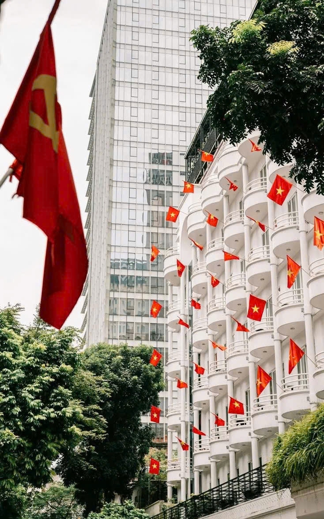 Hà Nội: Dấu ấn nhiệm kỳ 2020-2025 và khát vọng vươn tầm Thủ đô xanh - thông minh - hiện đại- Ảnh 3. Hà Nội: Dấu ấn nhiệm kỳ 2020-2025 và khát vọng vươn tầm Thủ đô xanh - thông minh - hiện đại- Ảnh 3.
