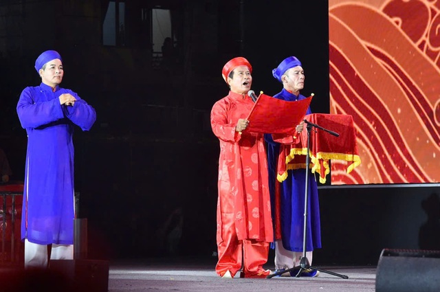 Khai hội Mùa Thu Côn Sơn - Kiếp Bạc 2025: Tôn vinh giá trị di sản - Khơi dậy khát vọng phát triển thành phố cảng trong kỷ nguyên mới- Ảnh 3. Khai hội Mùa Thu Côn Sơn - Kiếp Bạc 2025: Tôn vinh giá trị di sản - Khơi dậy khát vọng phát triển thành phố cảng trong kỷ nguyên mới- Ảnh 3.