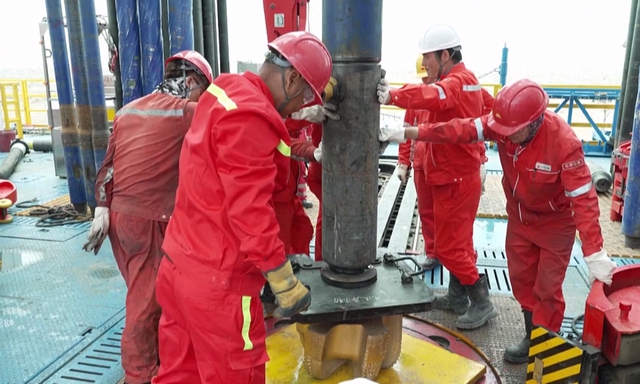 Khoan sâu hơn 10.000m, quốc gia láng giềng của Việt Nam tìm thấy "túi mù", kết quả ngoài sức tưởng tượng- Ảnh 2. Khoan sâu hơn 10.000m, quốc gia láng giềng của Việt Nam tìm thấy "túi mù", kết quả ngoài sức tưởng tượng- Ảnh 2.