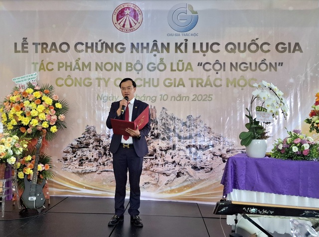 Non bộ "Cội nguồn" xác lập kỷ lục Việt Nam- Ảnh 2. Non bộ "Cội nguồn" xác lập kỷ lục Việt Nam- Ảnh 2.