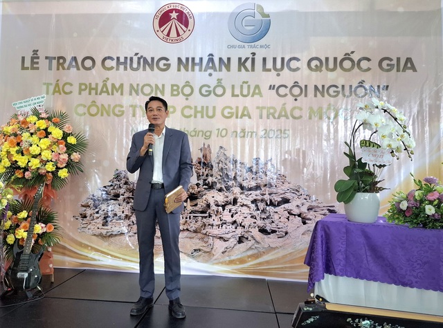 Non bộ "Cội nguồn" xác lập kỷ lục Việt Nam- Ảnh 4. Non bộ "Cội nguồn" xác lập kỷ lục Việt Nam- Ảnh 4.