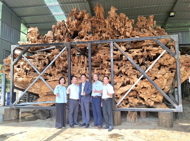 Non bộ "Cội nguồn" xác lập kỷ lục Việt Nam- Ảnh 5. Non bộ "Cội nguồn" xác lập kỷ lục Việt Nam- Ảnh 5.
