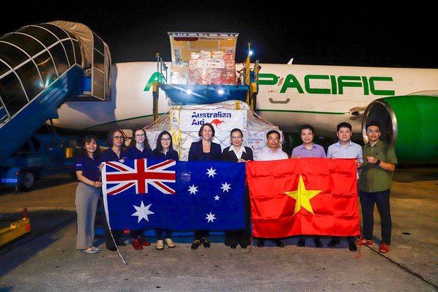 Australia gửi 18 tấn hàng viện trợ khẩn cấp cho người dân vùng lũ tỉnh Bắc Ninh- Ảnh 1. Australia gửi 18 tấn hàng viện trợ khẩn cấp cho người dân vùng lũ tỉnh Bắc Ninh- Ảnh 1.