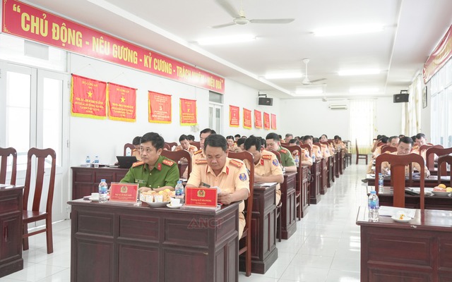 Cần Thơ: Sơ kết công tác bảo đảm trật tự, an toàn giao Quý III và 9 tháng năm 2025- Ảnh 1. Cần Thơ: Sơ kết công tác bảo đảm trật tự, an toàn giao Quý III và 9 tháng năm 2025- Ảnh 1.