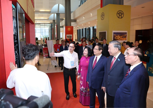 Khai mạc Đại hội Đại biểu Đảng bộ thành phố Hà Nội lần thứ XVIII- Ảnh 4. Khai mạc Đại hội Đại biểu Đảng bộ thành phố Hà Nội lần thứ XVIII- Ảnh 4.