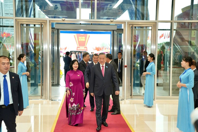 Tổng Bí thư Tô Lâm dự khai mạc Đại hội đại biểu Đảng bộ thành phố Hà Nội lần thứ XVIII- Ảnh 1. Tổng Bí thư Tô Lâm dự khai mạc Đại hội đại biểu Đảng bộ thành phố Hà Nội lần thứ XVIII- Ảnh 1.