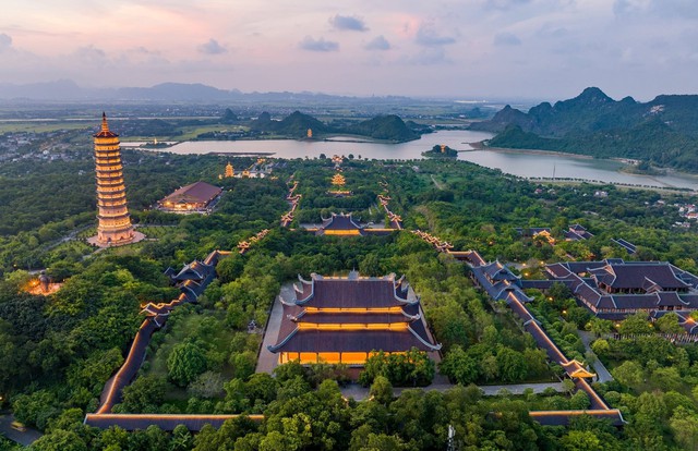 Du lịch Ninh Bình khẳng định vị thế trên bản đồ du lịch quốc tế- Ảnh 2. Du lịch Ninh Bình khẳng định vị thế trên bản đồ du lịch quốc tế- Ảnh 2.