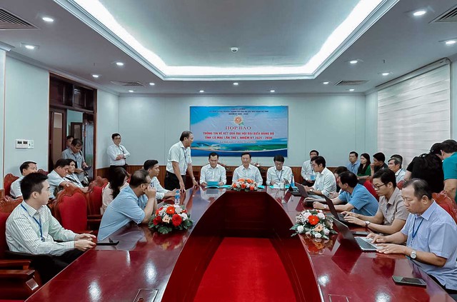 Họp báo thông tin kết quả Đại hội đại biểu Đảng bộ tỉnh Cà Mau lần thứ I, nhiệm kỳ 2025 - 2030- Ảnh 1. Họp báo thông tin kết quả Đại hội đại biểu Đảng bộ tỉnh Cà Mau lần thứ I, nhiệm kỳ 2025 - 2030- Ảnh 1.