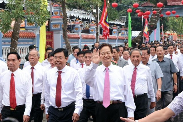 An Giang: Khai mạc Lễ hội truyền thống kỷ niệm 157 năm AHDT Nguyễn Trung Trực hy sinh- Ảnh 3. An Giang: Khai mạc Lễ hội truyền thống kỷ niệm 157 năm AHDT Nguyễn Trung Trực hy sinh- Ảnh 3.