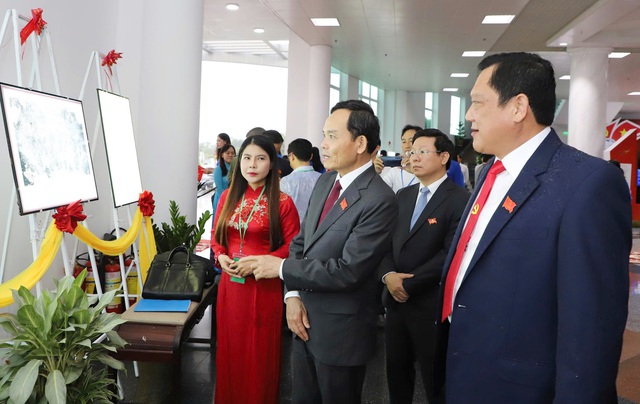 Khai mạc Đại hội đại biểu Đảng bộ tỉnh Cà Mau lần thứ I, nhiệm kỳ 2025-2030- Ảnh 7. Khai mạc Đại hội đại biểu Đảng bộ tỉnh Cà Mau lần thứ I, nhiệm kỳ 2025-2030- Ảnh 7.