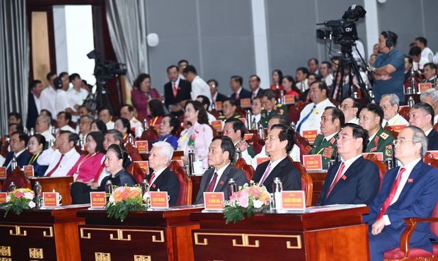 Khai mạc Đại hội đại biểu Đảng bộ tỉnh Cà Mau lần thứ I, nhiệm kỳ 2025-2030- Ảnh 4. Khai mạc Đại hội đại biểu Đảng bộ tỉnh Cà Mau lần thứ I, nhiệm kỳ 2025-2030- Ảnh 4.