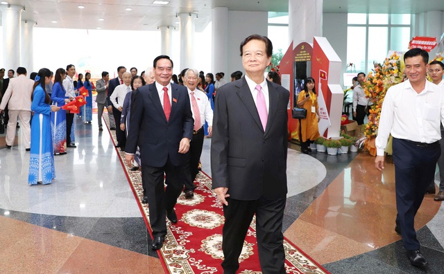 Khai mạc Đại hội đại biểu Đảng bộ tỉnh Cà Mau lần thứ I, nhiệm kỳ 2025-2030- Ảnh 2. Khai mạc Đại hội đại biểu Đảng bộ tỉnh Cà Mau lần thứ I, nhiệm kỳ 2025-2030- Ảnh 2.