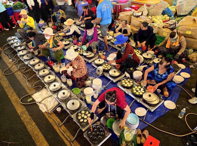 An Giang: Khai mạc Lễ hội truyền thống kỷ niệm 157 năm AHDT Nguyễn Trung Trực hy sinh- Ảnh 7. An Giang: Khai mạc Lễ hội truyền thống kỷ niệm 157 năm AHDT Nguyễn Trung Trực hy sinh- Ảnh 7.