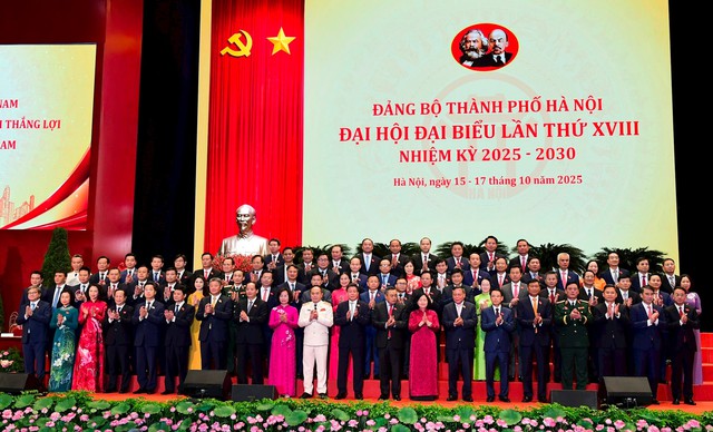 Bế mạc Đại hội đại biểu Đảng bộ thành phố Hà Nội khóa XVIII, nhiệm kỳ 2025-2030- Ảnh 2. Bế mạc Đại hội đại biểu Đảng bộ thành phố Hà Nội khóa XVIII, nhiệm kỳ 2025-2030- Ảnh 2.