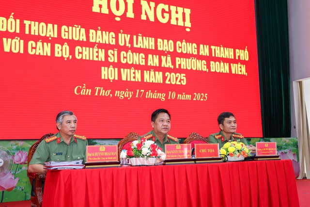 Đối thoại để gắn kết - Hành động vì bình yên của nhân dân- Ảnh 1. Đối thoại để gắn kết - Hành động vì bình yên của nhân dân- Ảnh 1.