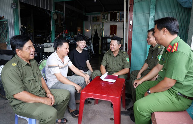 An Giang: Người Tổ trưởng Tổ bảo vệ ANTT ở cơ sở tâm huyết với nghề- Ảnh 3. An Giang: Người Tổ trưởng Tổ bảo vệ ANTT ở cơ sở tâm huyết với nghề- Ảnh 3.