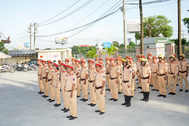 Cần Thơ: Tăng cường tuần tra, kiểm soát, xử lý vi phạm nồng độ cồn- Ảnh 5. Cần Thơ: Tăng cường tuần tra, kiểm soát, xử lý vi phạm nồng độ cồn- Ảnh 5.