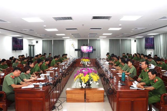 Đối thoại để gắn kết - Hành động vì bình yên của nhân dân- Ảnh 4. Đối thoại để gắn kết - Hành động vì bình yên của nhân dân- Ảnh 4.