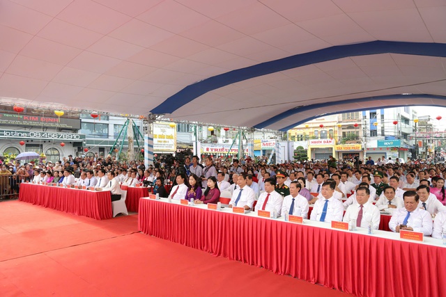 An Giang: Tổ chức dâng hương Lễ hội truyền thống kỷ niệm 157 năm AHDT Nguyễn Trung Trực hy sinh- Ảnh 3. An Giang: Tổ chức dâng hương Lễ hội truyền thống kỷ niệm 157 năm AHDT Nguyễn Trung Trực hy sinh- Ảnh 3.