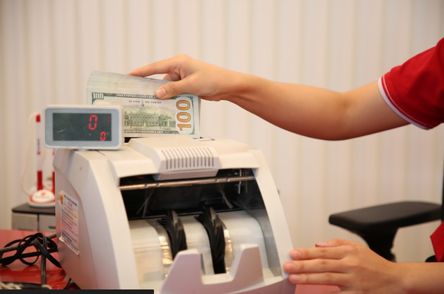 TPHCM nhận gần 8 tỷ USD kiều hối sau 9 tháng- Ảnh 1. TPHCM nhận gần 8 tỷ USD kiều hối sau 9 tháng- Ảnh 1.