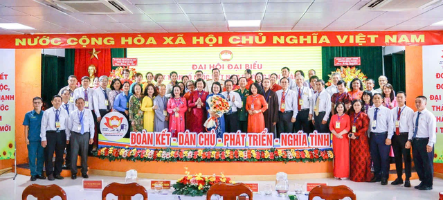Ủy ban Mặt trận Tổ quốc Việt Nam phường Bến Thành: Đại diện, bảo vệ quyền và lợi ích hợp pháp, chính đáng của Nhân dân- Ảnh 4. Ủy ban Mặt trận Tổ quốc Việt Nam phường Bến Thành: Đại diện, bảo vệ quyền và lợi ích hợp pháp, chính đáng của Nhân dân- Ảnh 4.