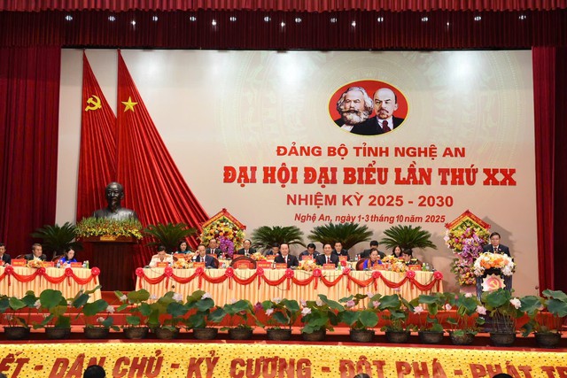 Nghệ An: Khai mạc Đại hội Đảng bộ tỉnh lần thứ XX, quyết tâm “ tiến vượt, bứt phá, tăng tốc” trong Kỷ nguyên mới.- Ảnh 2.