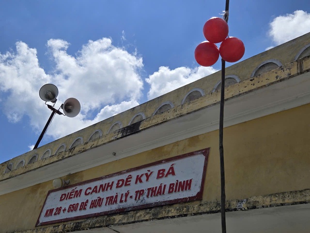 Hưng Yên: Chủ động bảo vệ vị trí trọng điểm xung yếu khi lũ đạt mức báo động III- Ảnh 3.