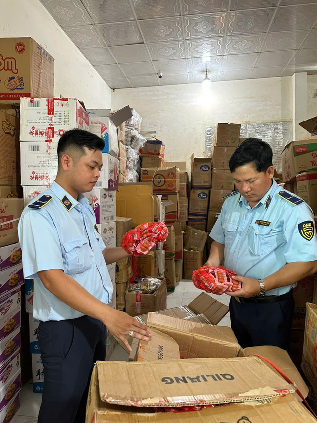 Lượng lớn xúc xích 