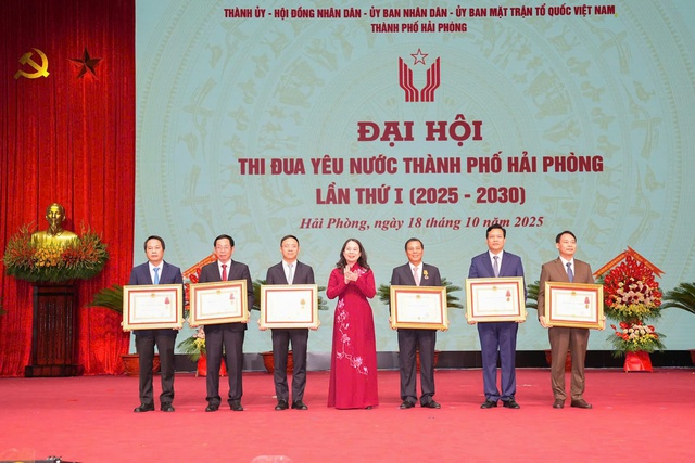 Thi đua yêu nước là động lực quan trọng thúc đẩy Hải Phòng phát triển nhanh và bền vững- Ảnh 3. Thi đua yêu nước là động lực quan trọng thúc đẩy Hải Phòng phát triển nhanh và bền vững- Ảnh 3.
